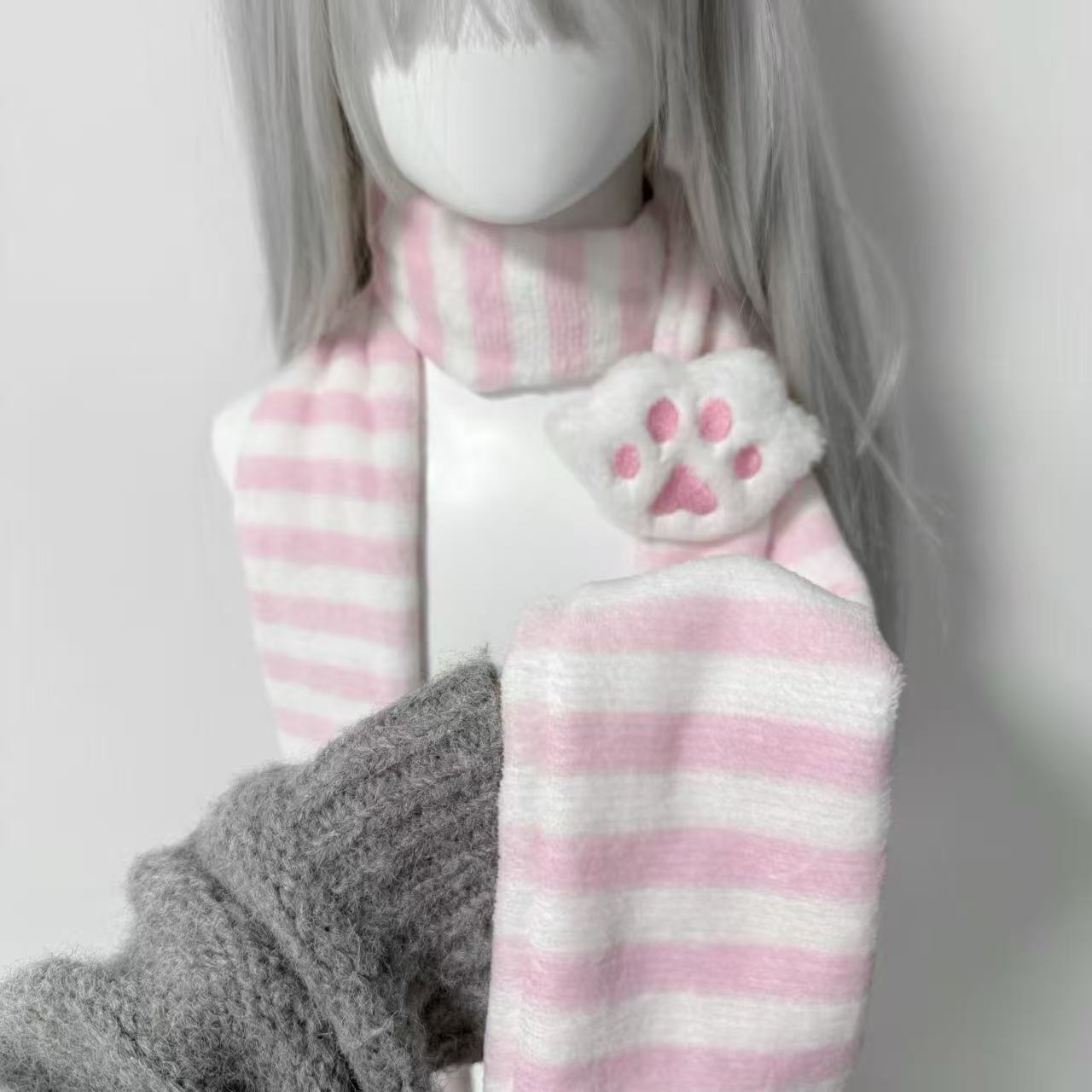 Women'S Winter Accessories Set - Uroczy szalik z kocimi łapkami, ozdobny
