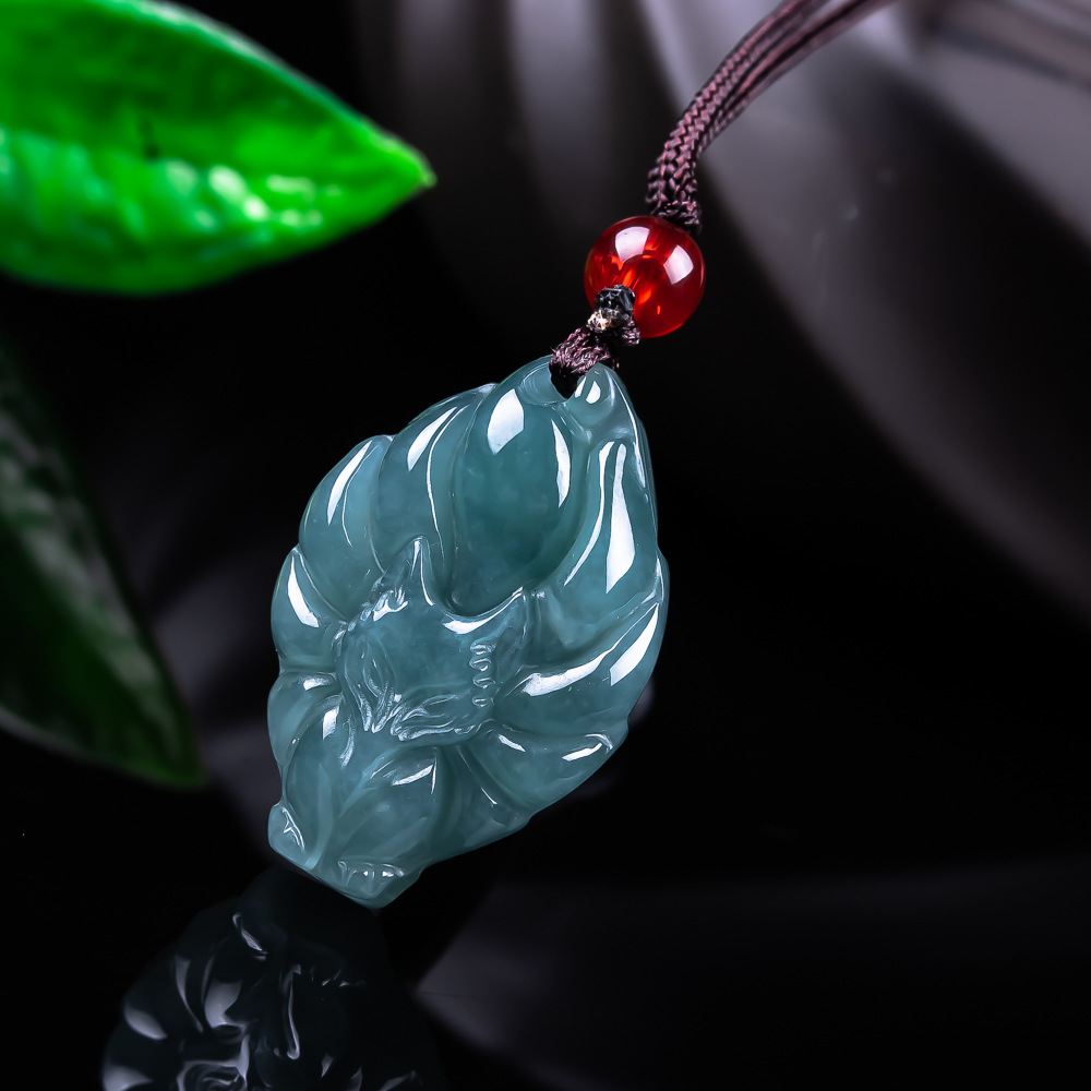 Women'S Accessories - Naturalny Birmanski Jadeitowy Wisiorek Lis Naszyjnik