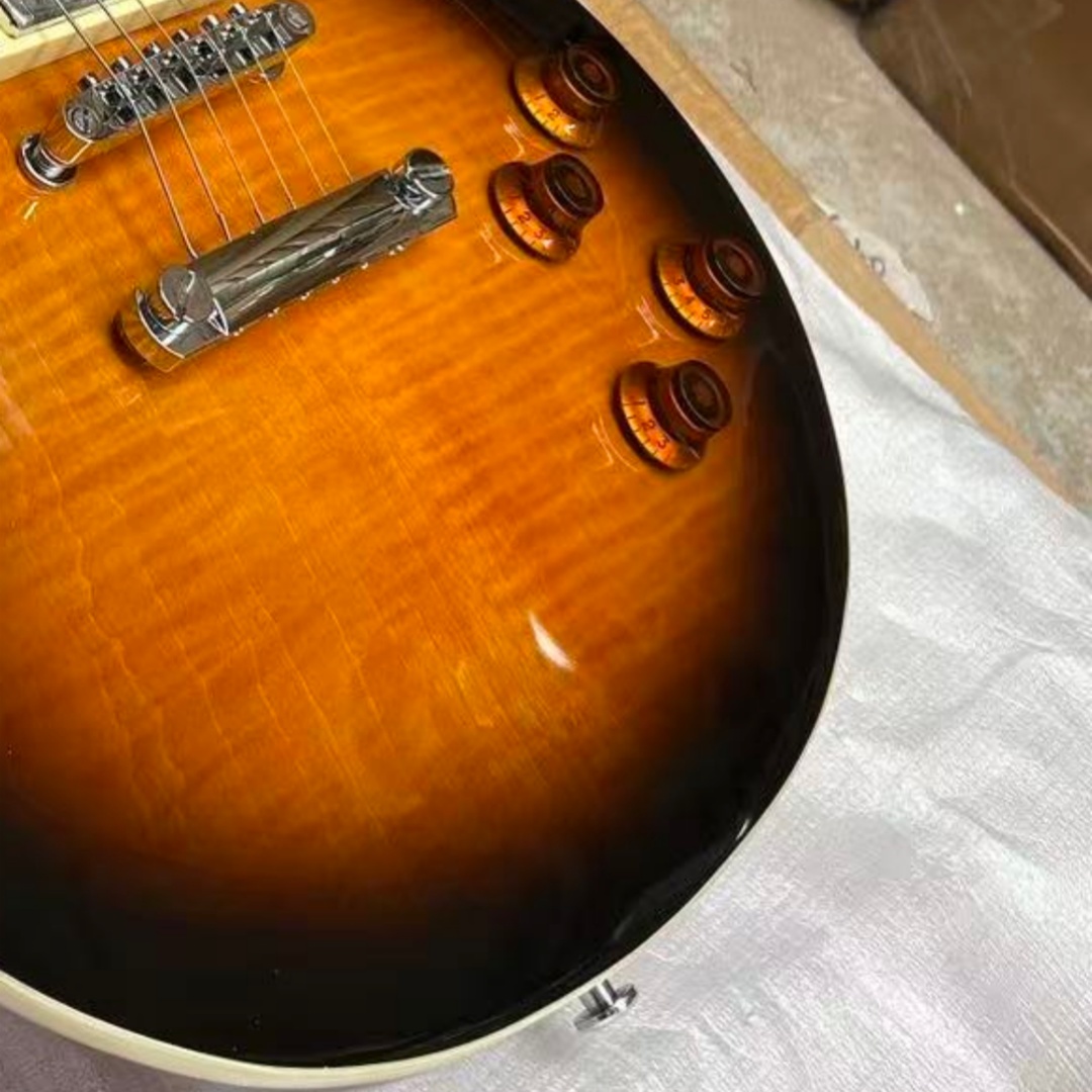 Wrap Ring Gold - Gitara elektryczna w odcieniach brązu, złoty