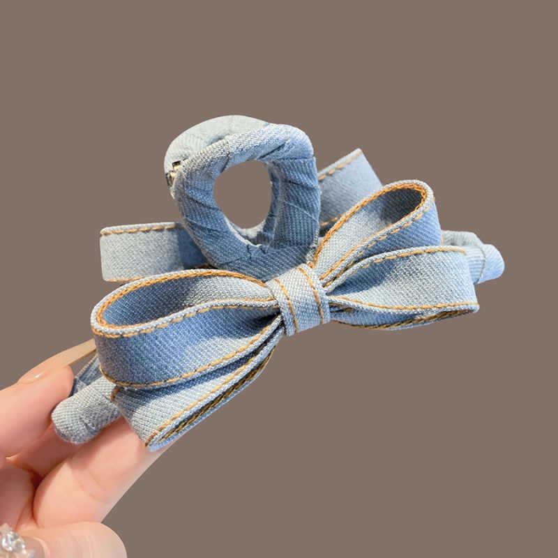 Women'S Winter Accessories Set - Jesienno-zimowa spinka do włosów z denimem