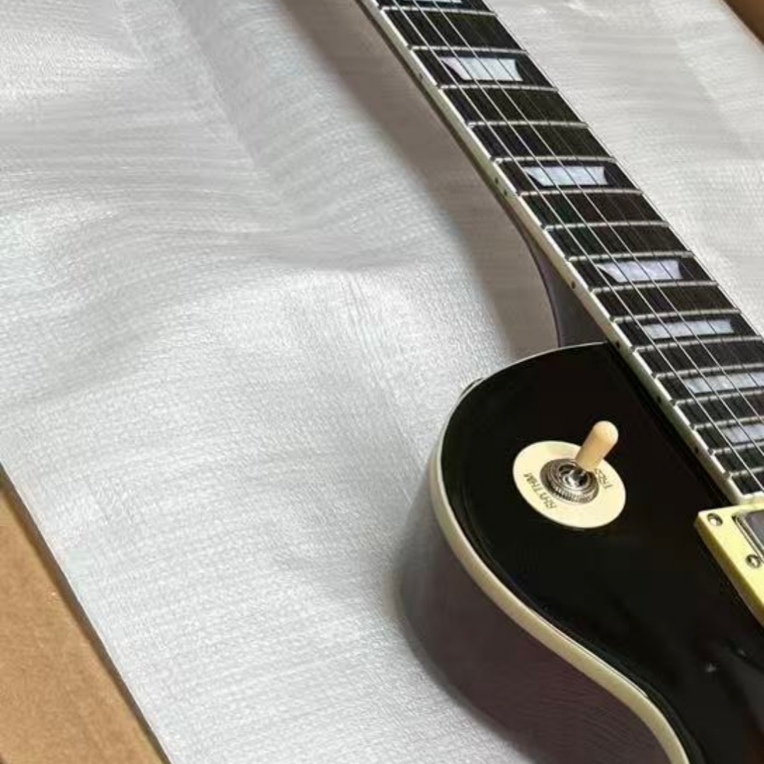 Gitara elektryczna w odcieniac – Wrap Ring Gold recenzja i cena